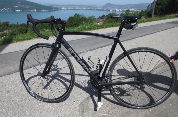 btwin alur 700 road bike