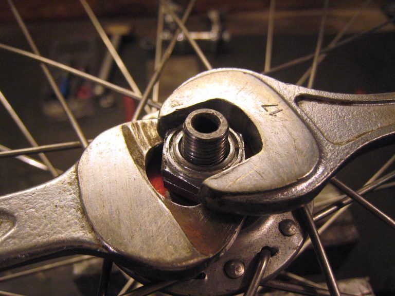 Vis de Capotage / Carter Poulie M5x8 pour Mobylette MBK 51 Motobécane MBK 34267