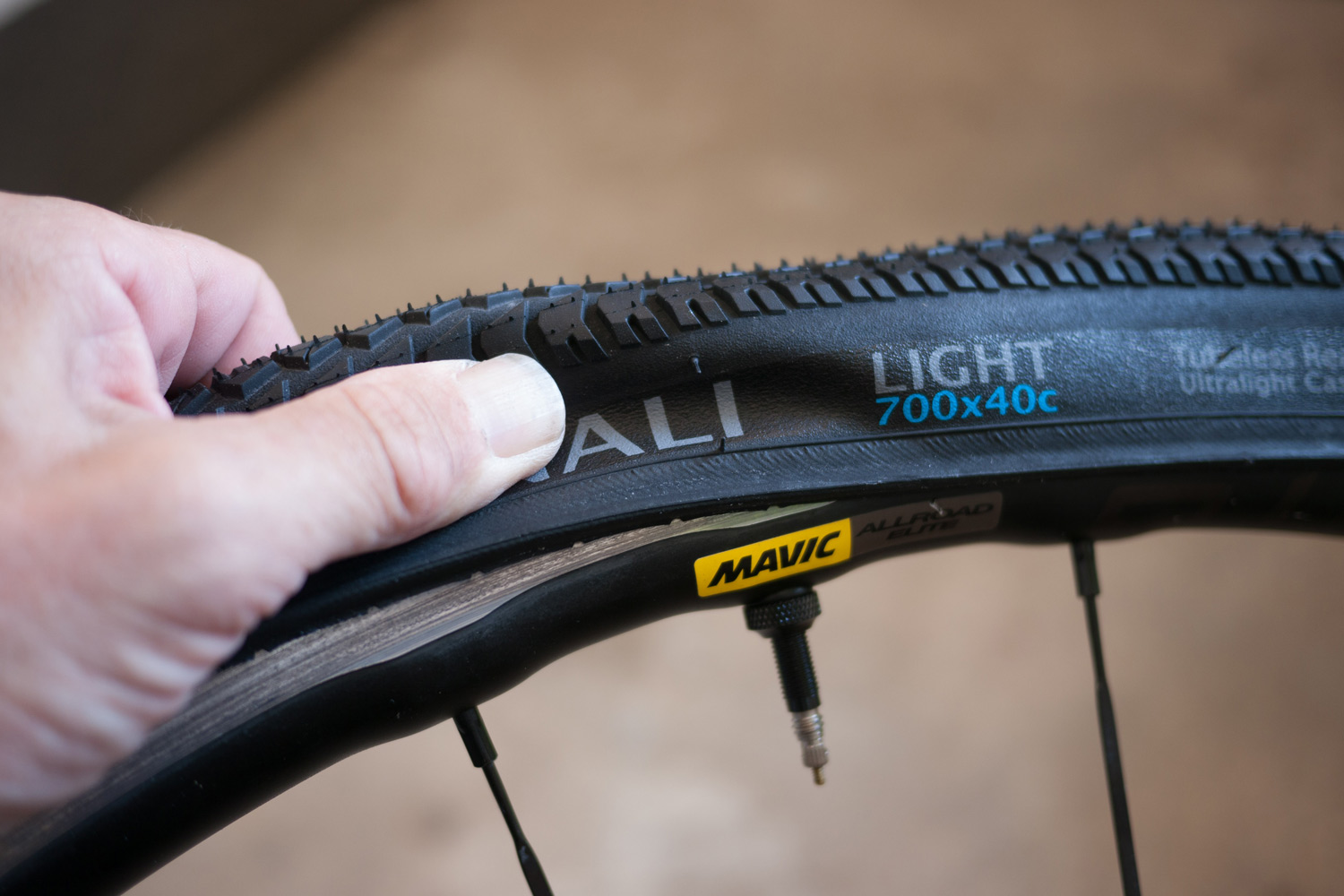 Petit guide pour choisir ses pneus de gravel