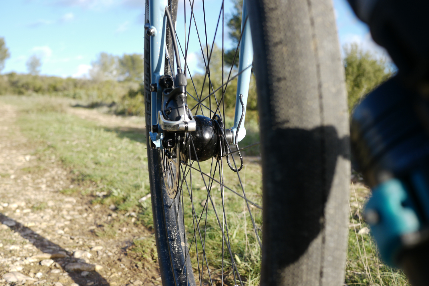 Son 28 dynamo hub cycling gravel offroad