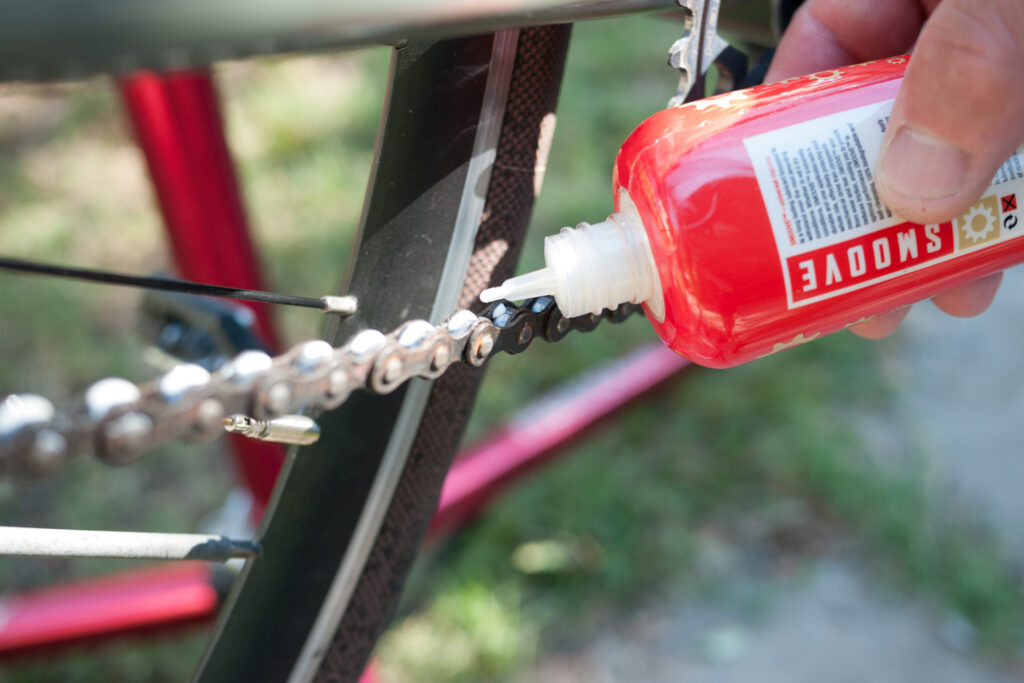 De la cire ou de l'huile pour graisser la chaîne du vélo ?
