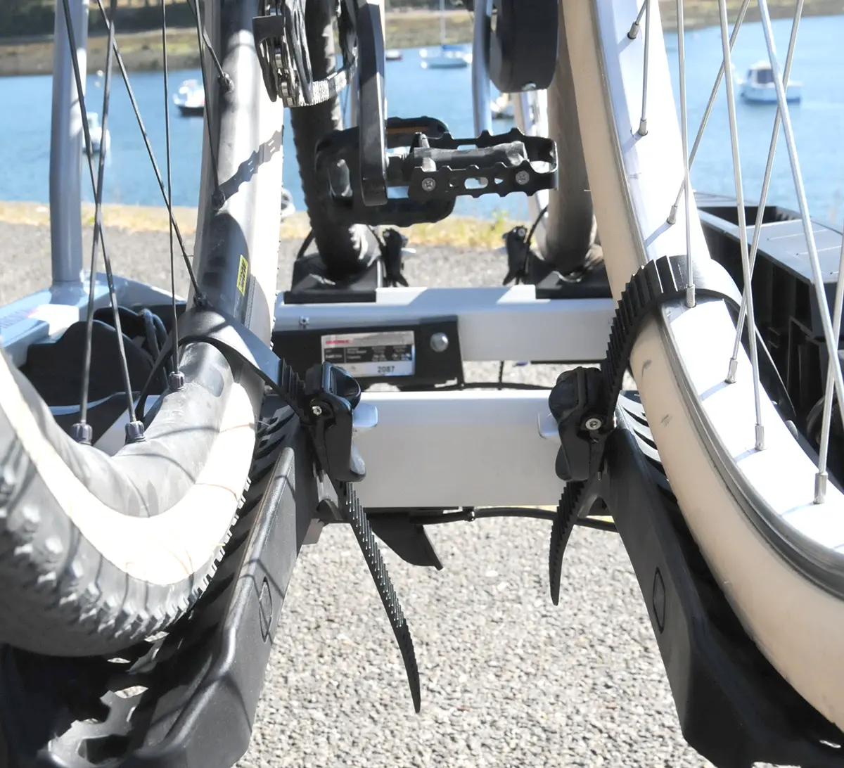 Porte vélo Yakima FoldClick 2 - sangles attaches des roues