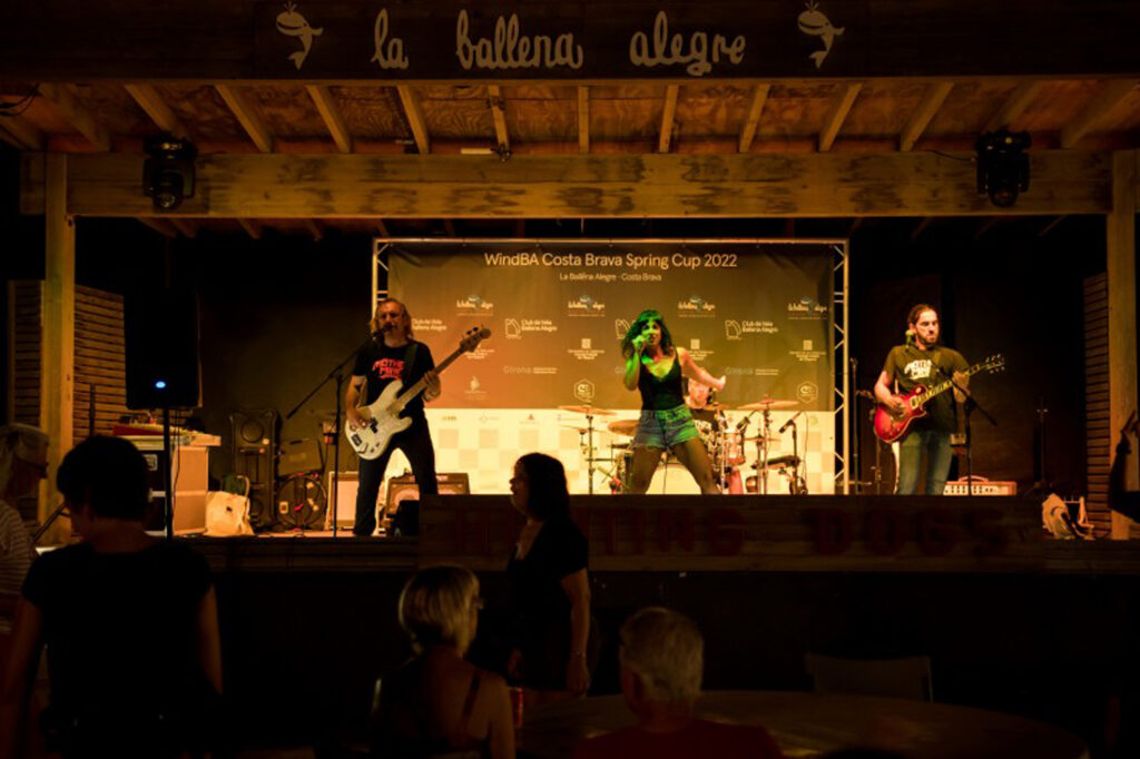 Mussara Hunting Dogs gravel festival event Spain Catalunya Costa Brava concert music rock