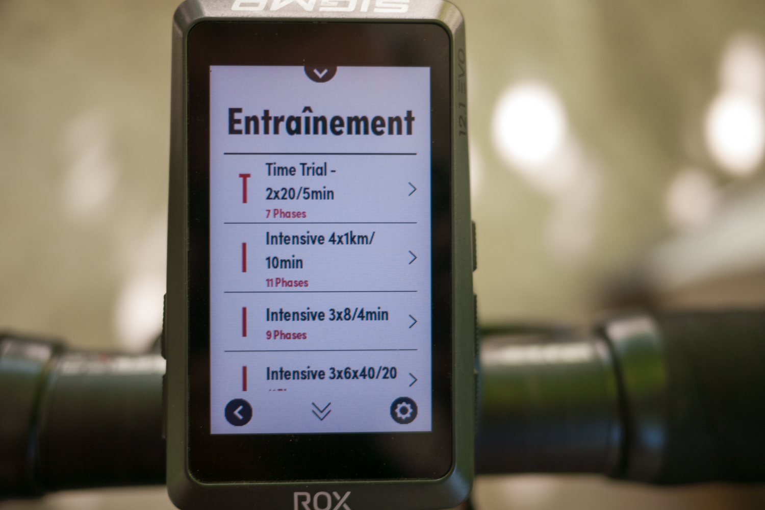 Sigma Sport Rox 12.1 Evo GPS Cycling computer device unit workouts screen