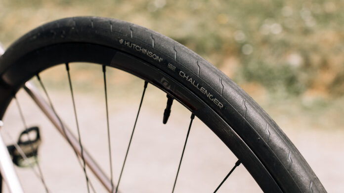 Hutchinson Challenger endurance 4 seasons cycling tyre tire structure