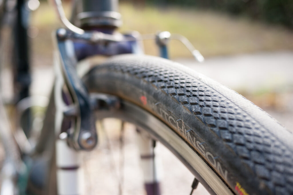 Semi slick gravel tyres tires cycling Hutchinson Overide 45mm semislick all road
