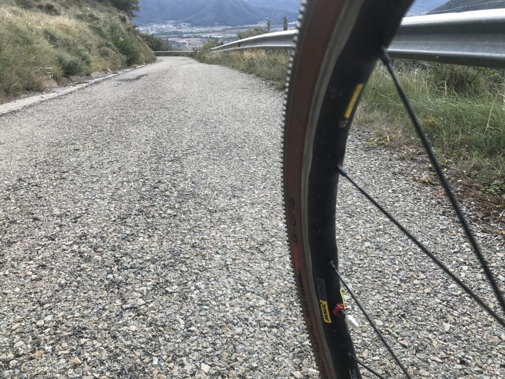 Semi slick gravel tyres tires cycling Scwalbe G-One RS 35mm semislick downhill Garrotxa Collfred pass bad tarmac