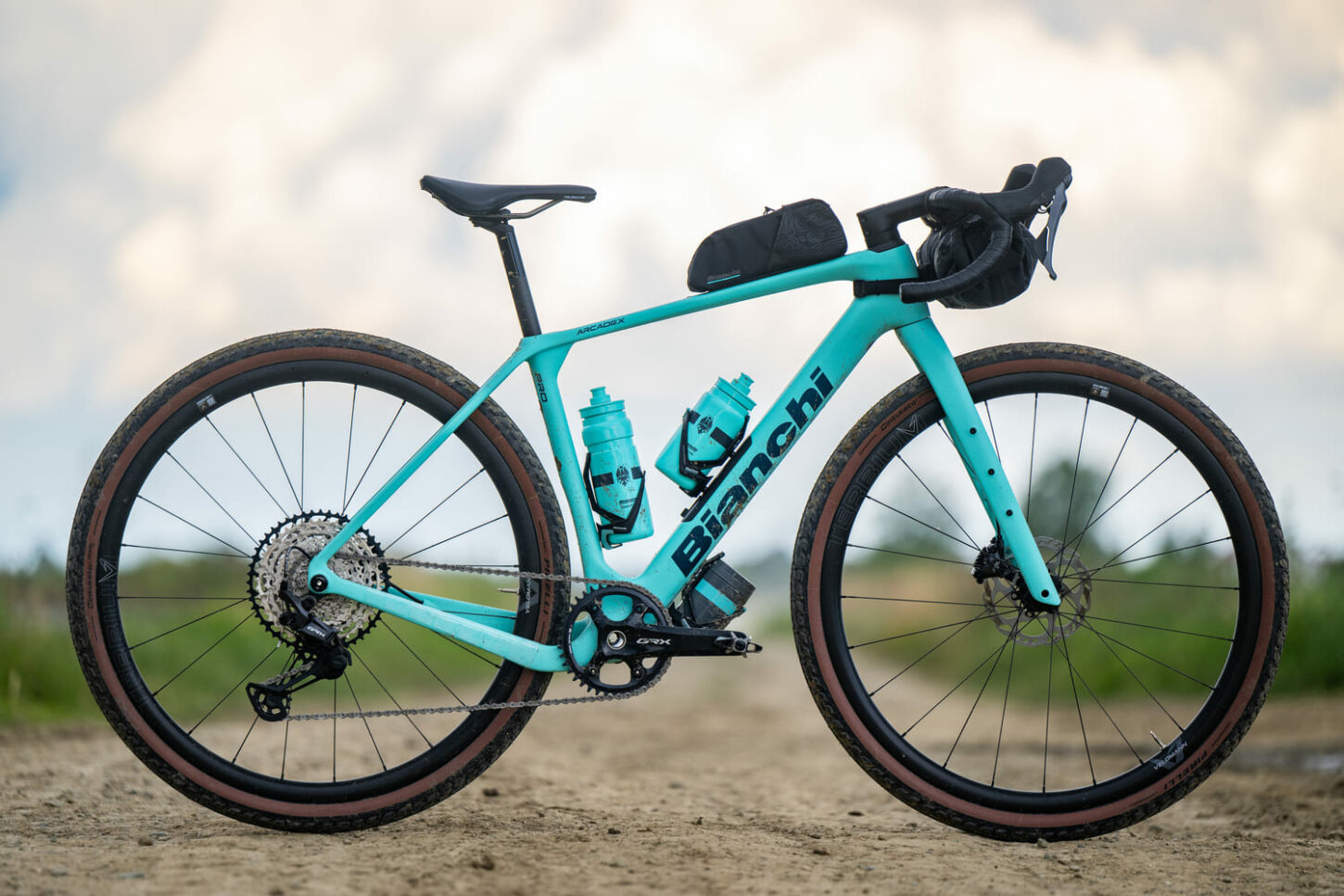 Bianchi Arcadex : le nouveau gravel taillé pour l'aventure et le ...