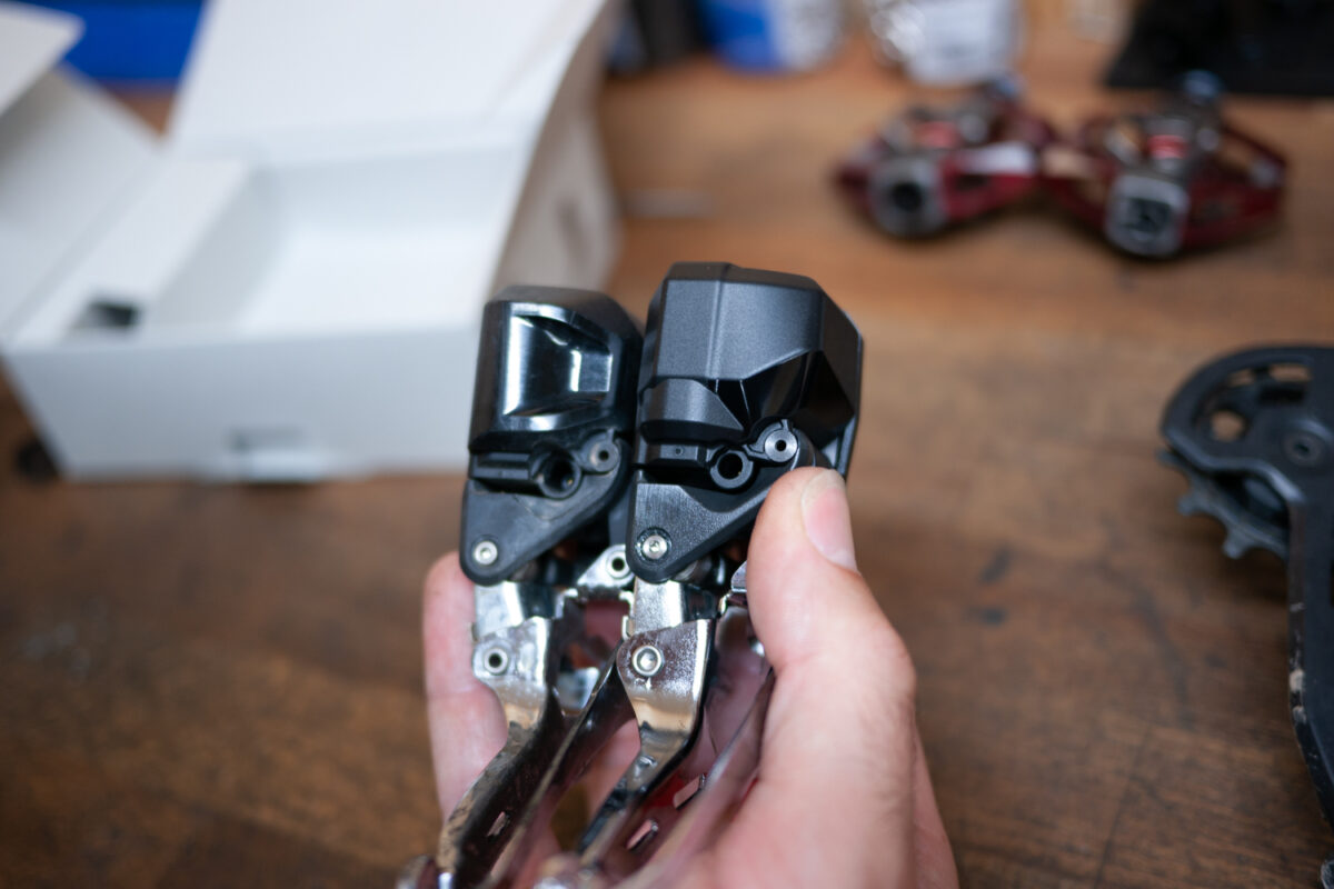 Shimano GRX 825 Di2 and 815 front derailleurs comparison