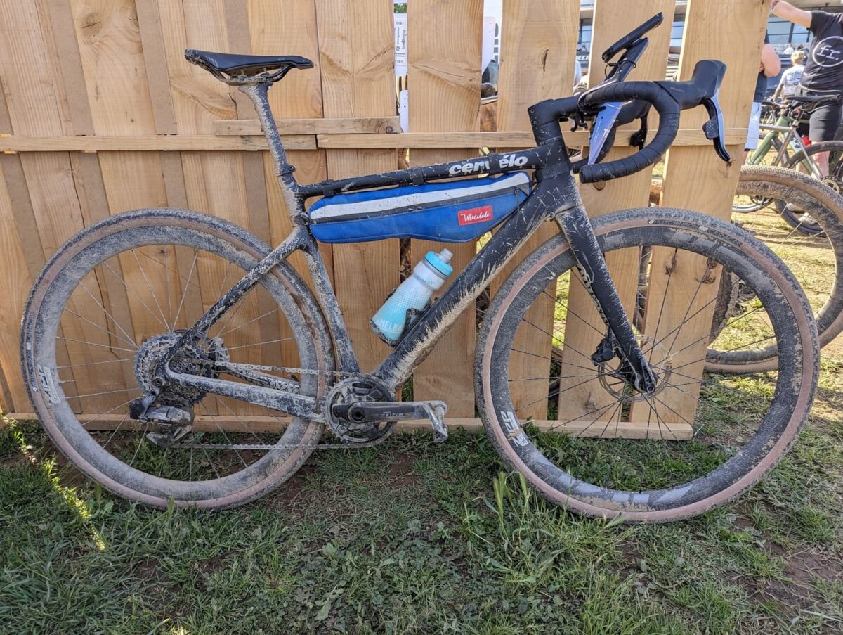 Aspero5 et roues carbone Zipp 303 Firecrest