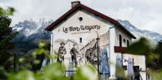 Le Bon Wagon : un café vélo où l’on entre en gare Le Bon Wagon