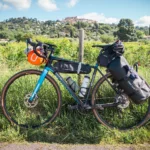 Test Aeroe Spider : un système de portage bikepacking universel Test Aeroe Spider Racks - Bike Café