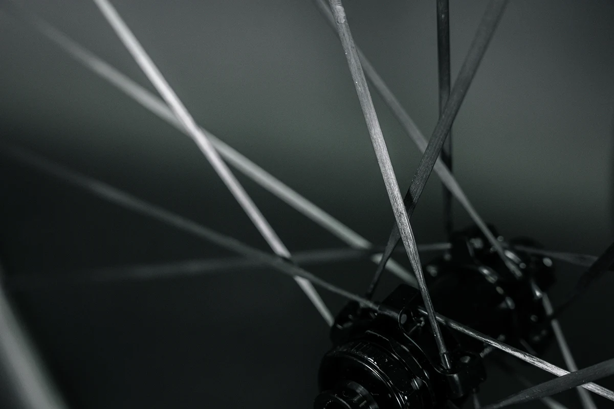 Roues Prymahl Vega rayons carbone aéro