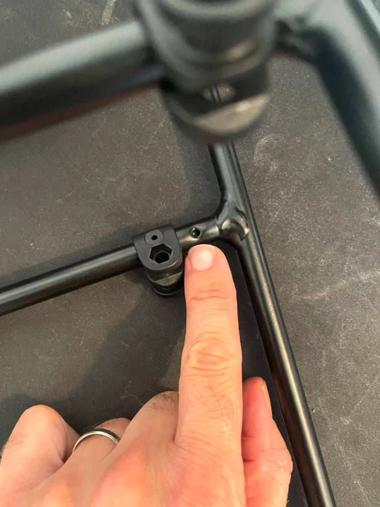 Porte-bagages ORTLIEB Quick-Rack : la pose