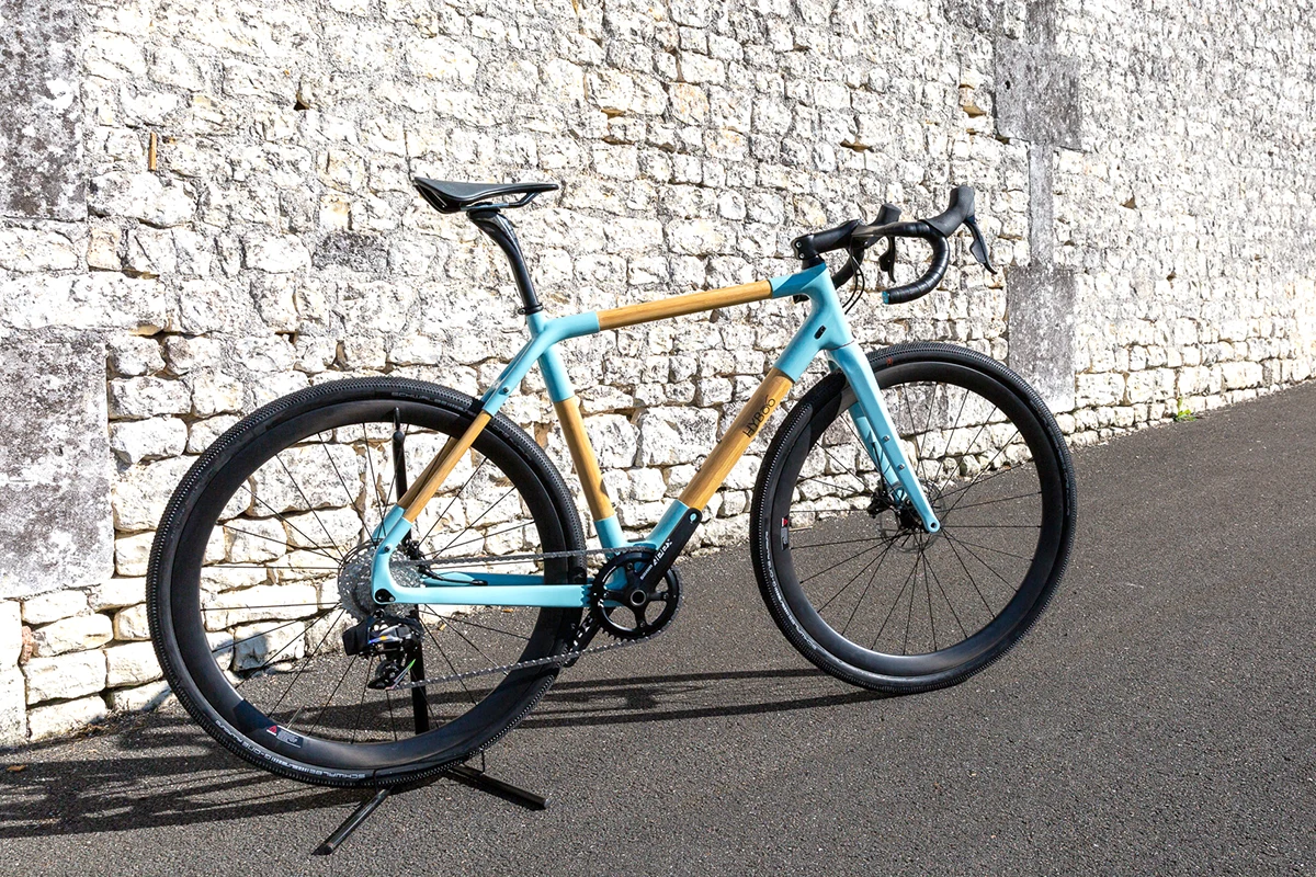 Gravel Hyboo Bambou et Carbone