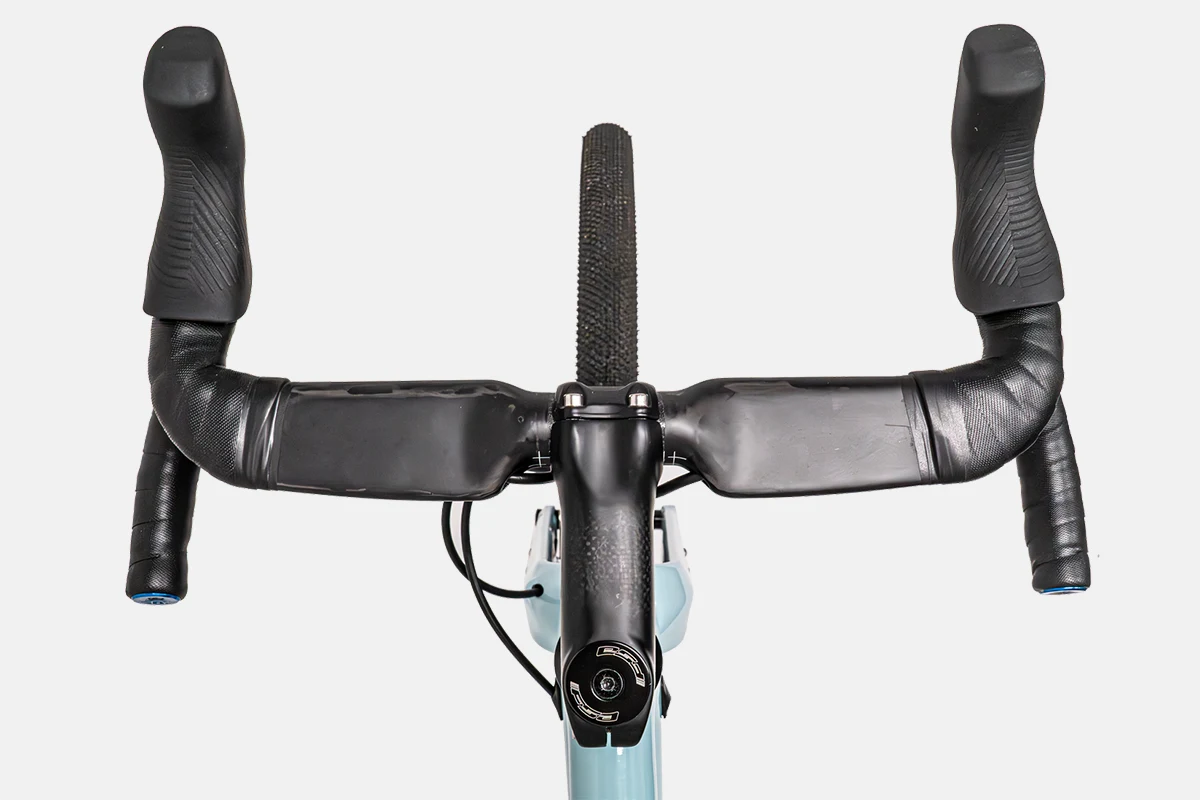 Hyboo Gravel line détail du cintre carbone