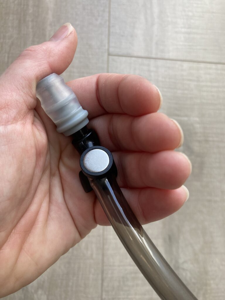 fixation magnétique du tuyau