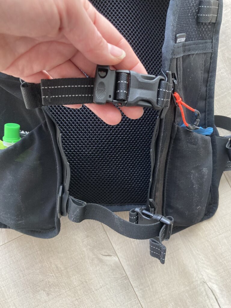 2 sangles re réglage avant du sac Restrap race hydration vest