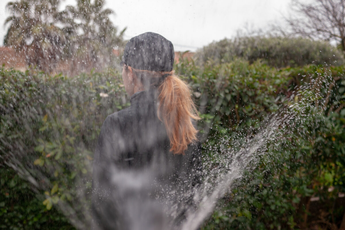 Gorewear winter women cycling kit spinshift jacket rain test