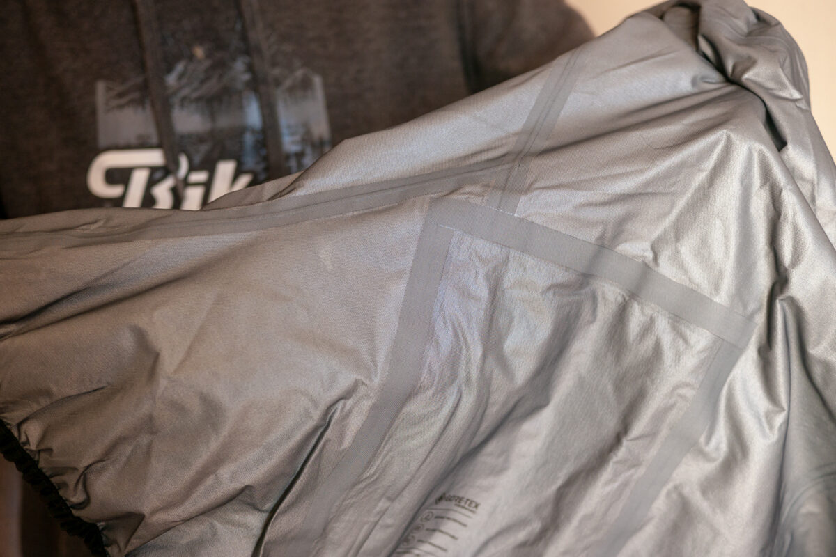 Gorewear winter women cycling kit inside jacket