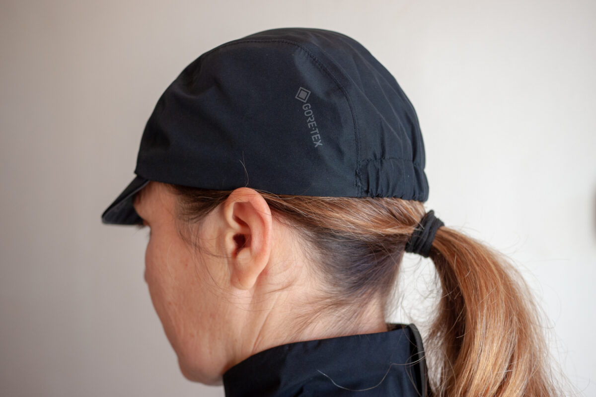 Gorewear winter women cycling kit poney tail Gore-tex C7 cap