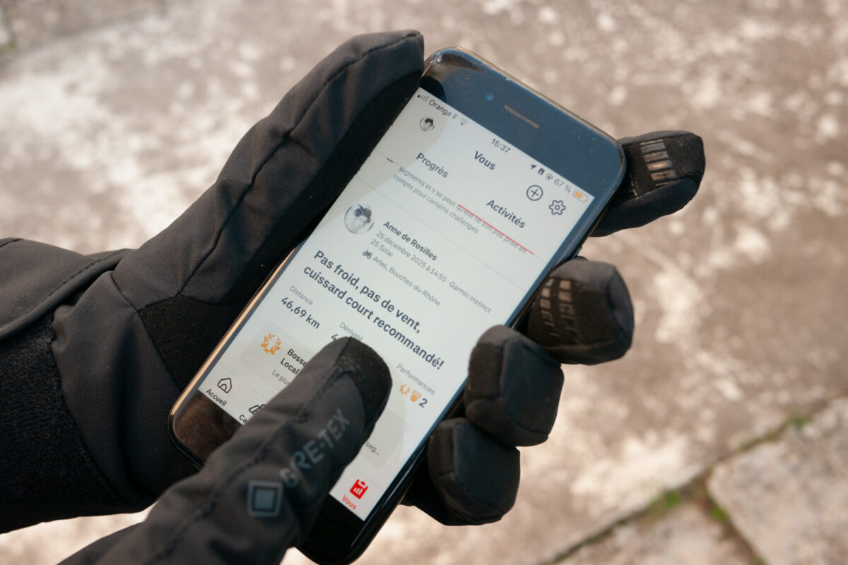 Gorewear winter women cycling kit screen touch