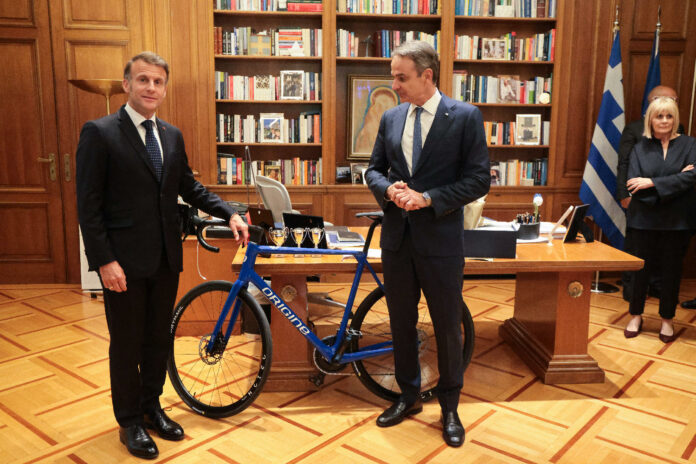 un vélo diplomatique