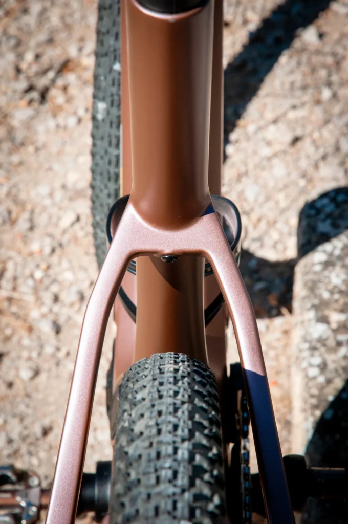 BH iGravelX NX Carbon : dégagement de pneus généreux