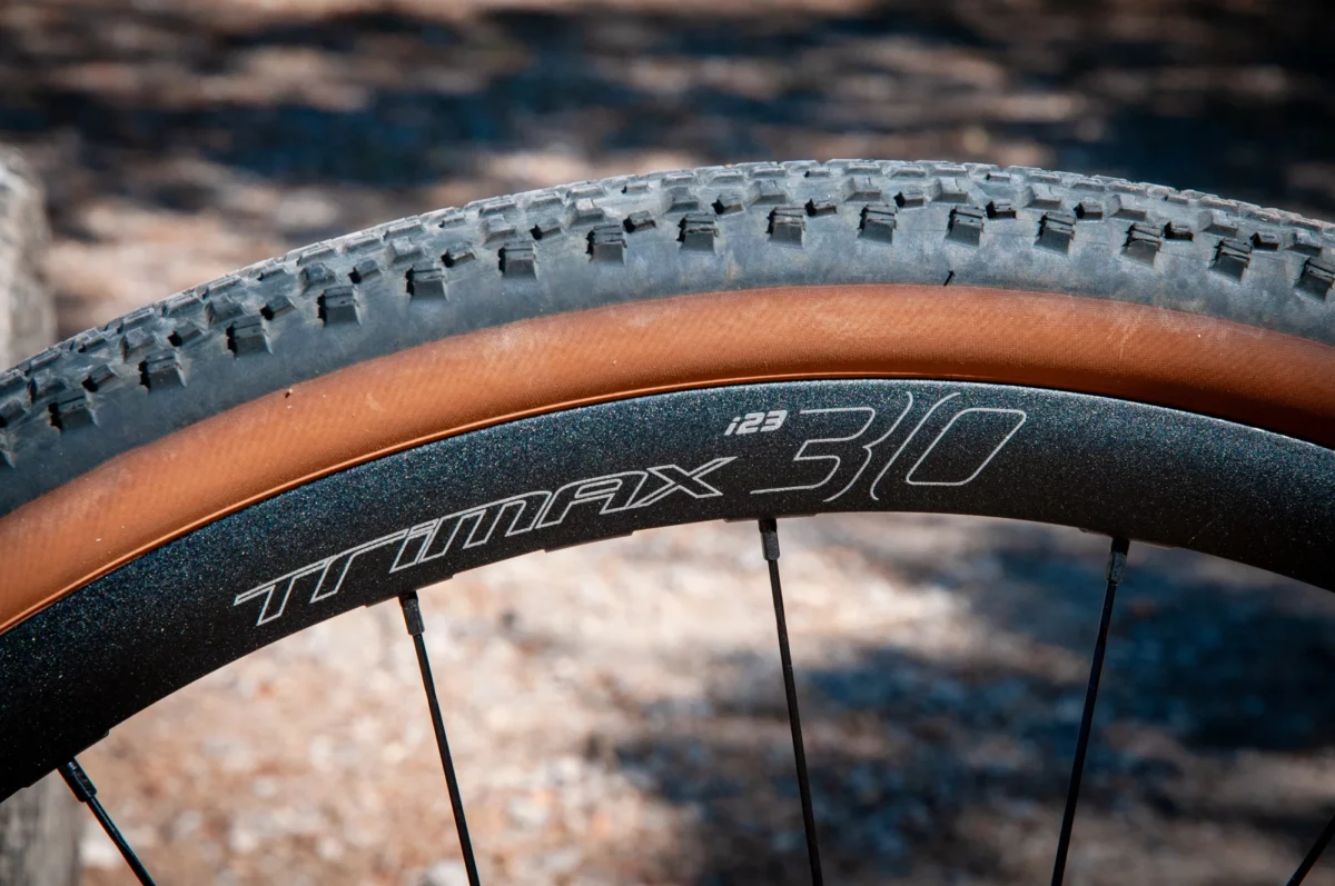 Le iGravelX NX est équipé de roues Vision Trimax 30 i23