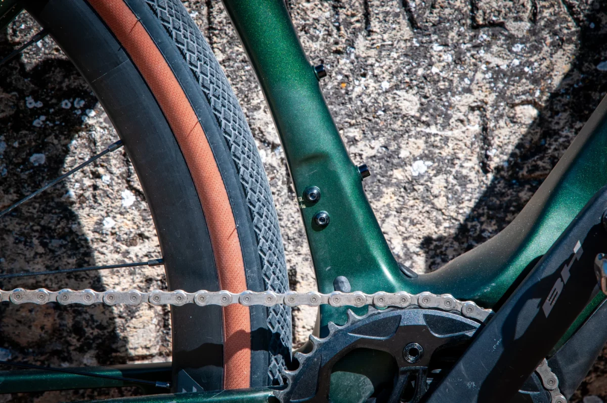 détail du BH iGravelX Carbon : un emplacement pour le dérailleur avant