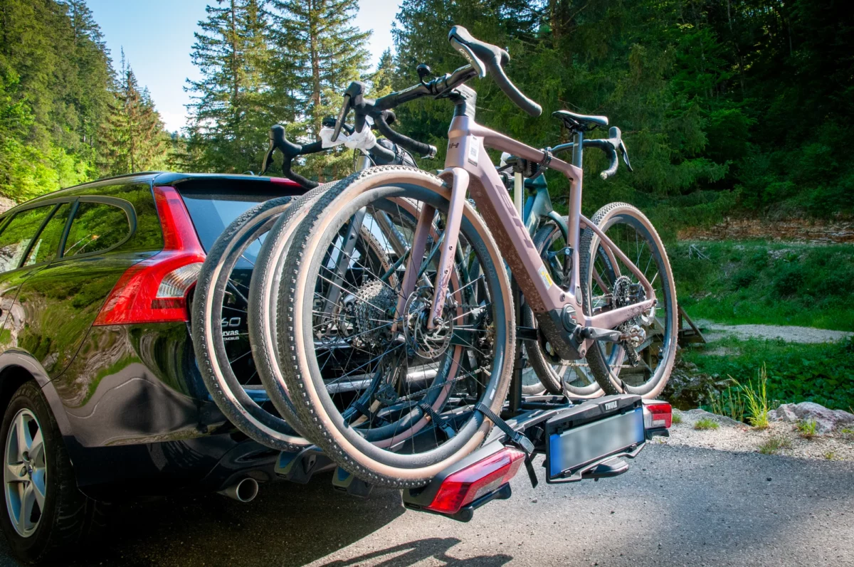 Comportement sur la route du porte-vélos Thule Epos ParkSecure