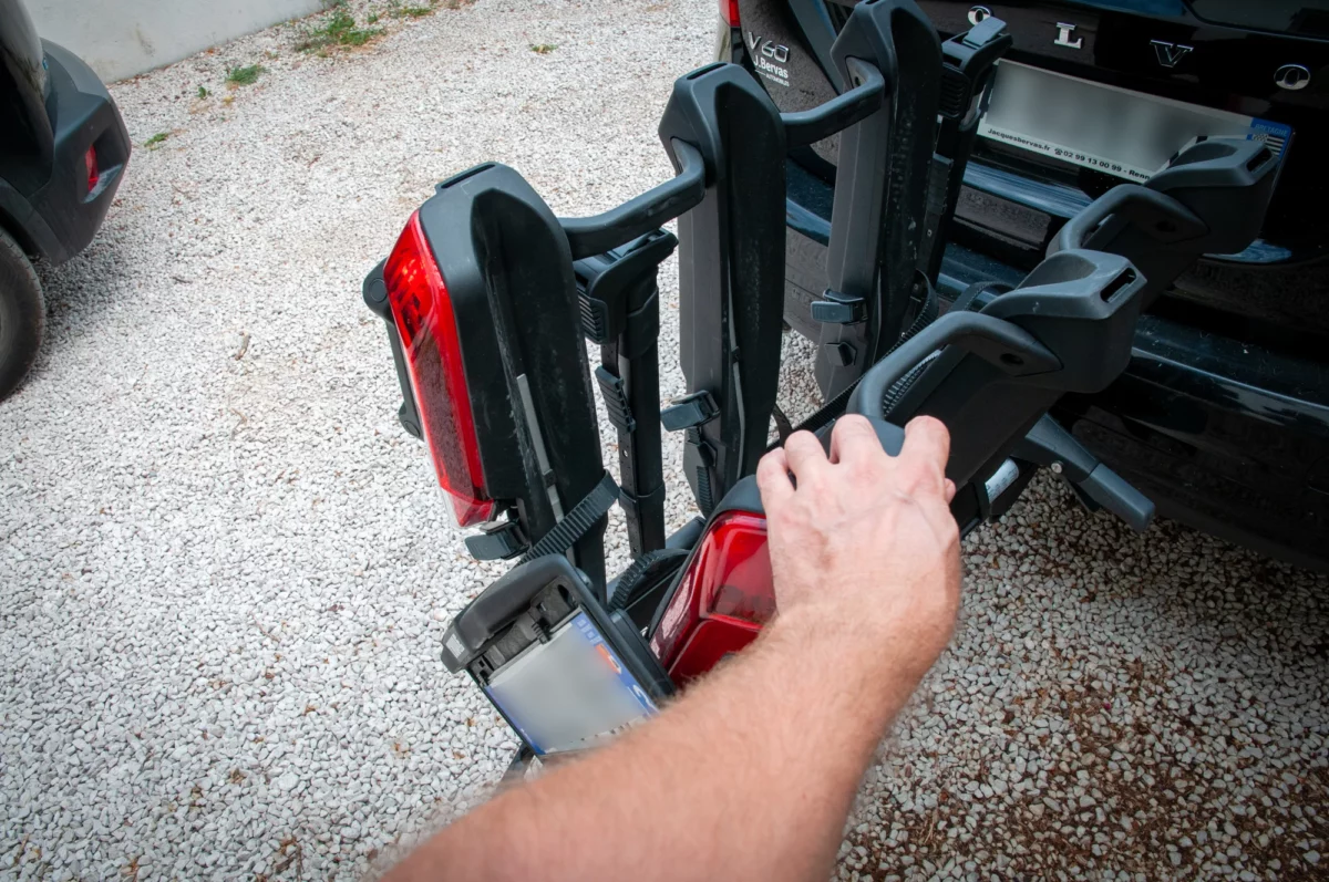 Installation et retrait du porte-vélos Thule Epos