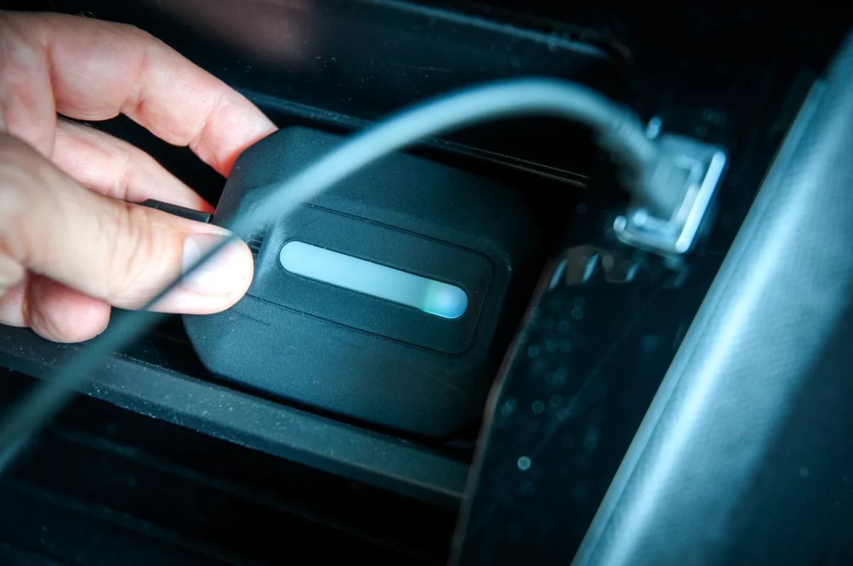 Fiche USB-C branchement Thule Epos ParkSecure